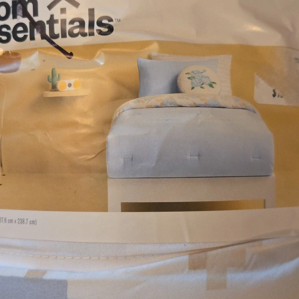 New Room Essentials Reversible Microfiber Comforter - Light Blue - Twin/Twin XL